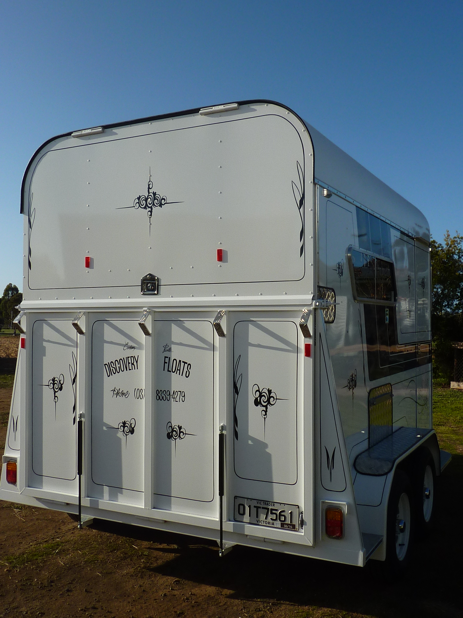 Discovery Ultima (wide body) 2HSL Horse & Country Bendigo