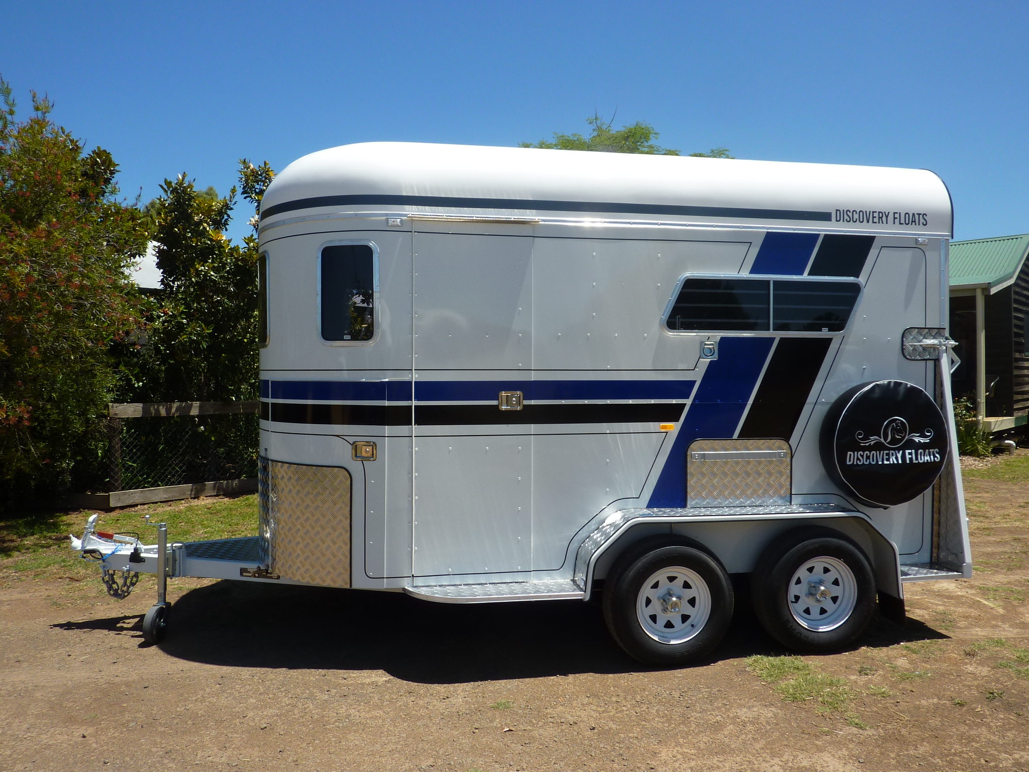 Discovery Ultima (wide body) 2HSL Horse & Country Bendigo