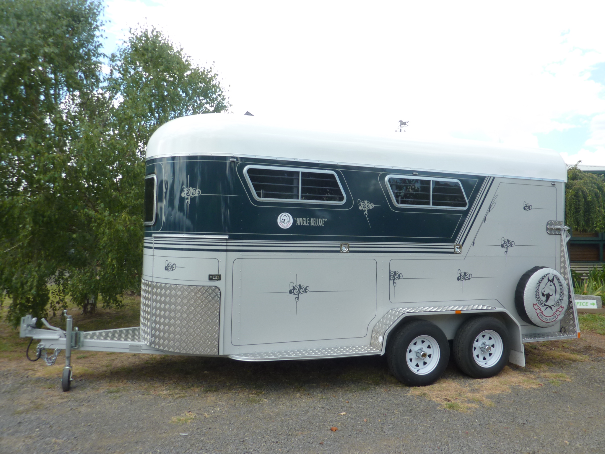 New Stallion 3 Horse angle deluxe Horse & Country Bendigo